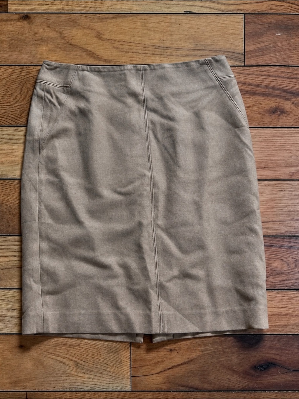 Women’s LOFT Taupe Pencil Skirt Size 8 Knee Length